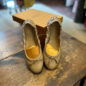 Tod’s nude leather gommini Danza ballerina flats *size 6/36.5